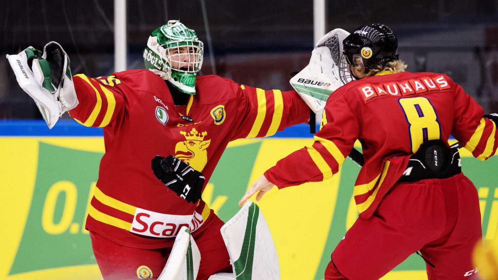 Calle Clang firar TV-pucksegern.