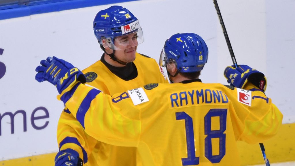 Alexander Holtz och Lucas Raymond under JVM i Edmonton.