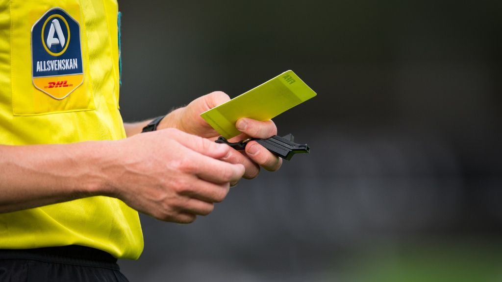 Förbud mot spel på gula kort men ser risk för tandlös reglering