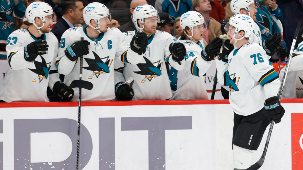 Jonathan Dahl&eacute;n br&ouml;t m&aring;ltorkan i Sharks segermatch