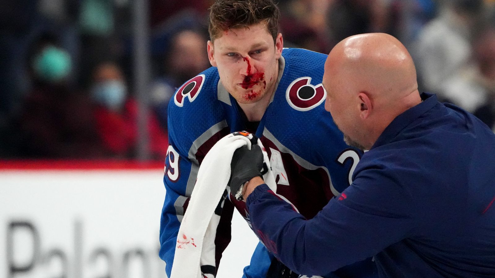 Tungt skadebesked f&ouml;r Nathan MacKinnon