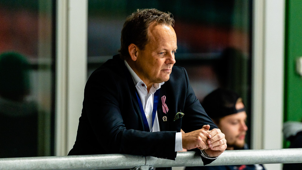 Niclas Henriksson l&auml;mnar vd-rollen i Tingsryd