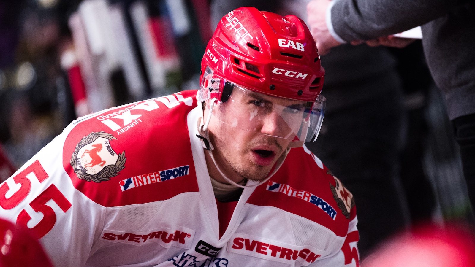 Simon Fredriksson &aring;terv&auml;nder till spel i Danmark &ndash; efter uppeh&aring;llet