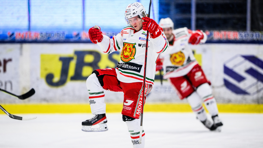 Klart: Mora f&ouml;rl&auml;nger med unge forwarden