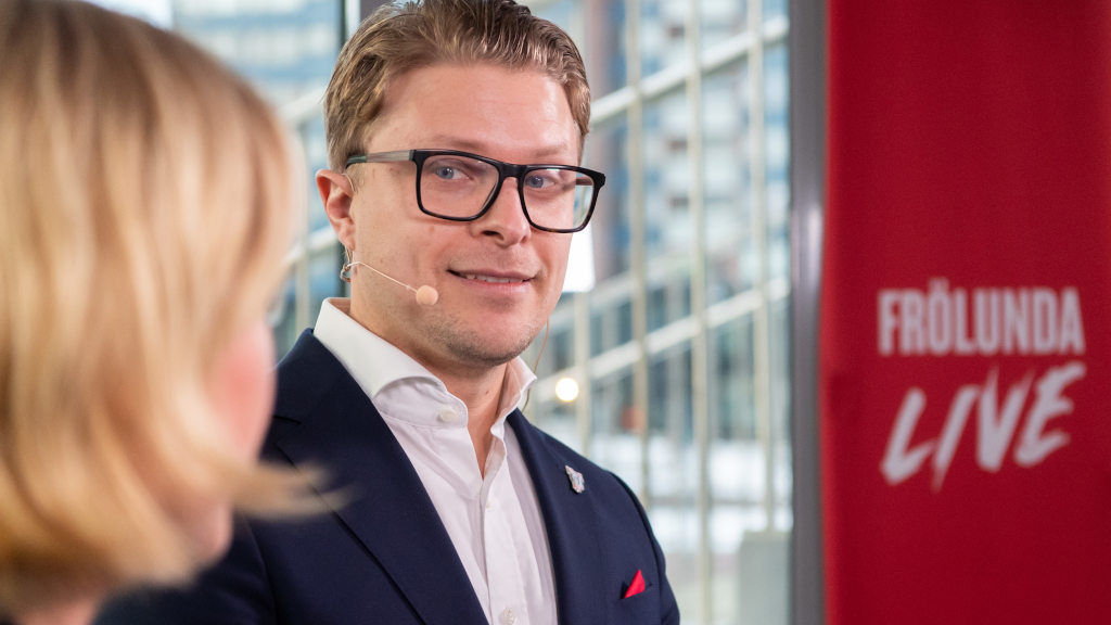 Bj&ouml;rn Liljander l&auml;mnar Fr&ouml;lunda