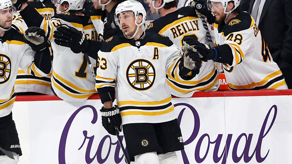 Brad Marchand hj&auml;lte &ndash; kl&auml;ttrar f&ouml;rbi legendaren