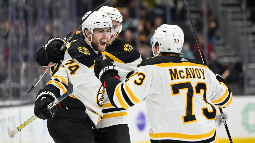Jake DeBrusk slog till med ett &auml;kta hattrick