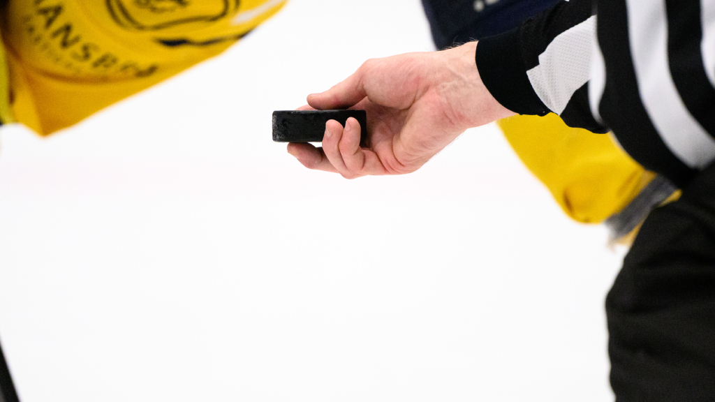 Sportchefen f&aring;r sparken &ndash; efter rasistanklagelserna