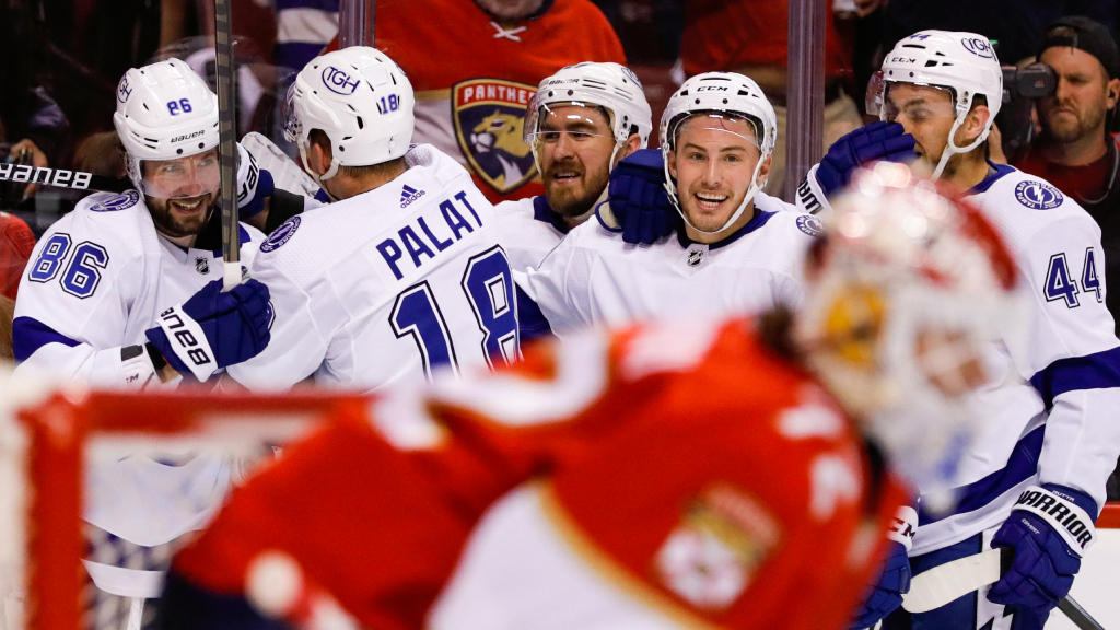 Ross Colton hj&auml;lte f&ouml;r Tampa Bay &ndash; avgjorde med 3,8 sekunder kvar