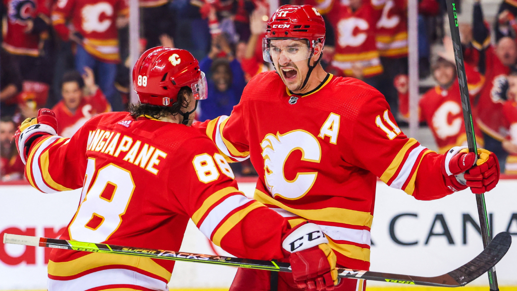 Mikael Backlund med m&aring;l och assist &ndash; Calgary en seger fr&aring;n avancemang