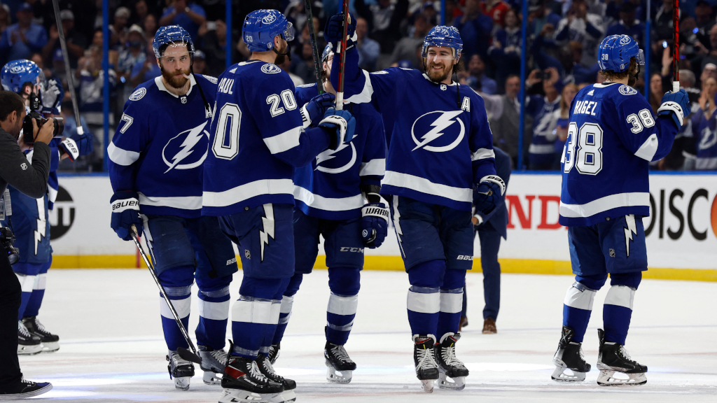 Tampa Bay Lightning avancerar &ndash; sveper Florida Panthers