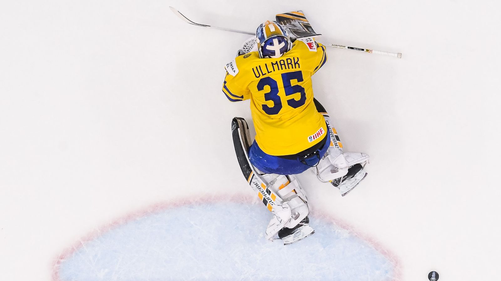 Ullmark tar p&aring; sig skulden - trots j&auml;ttematchen: "Varf&ouml;r ska jag inte g&ouml;ra det?"