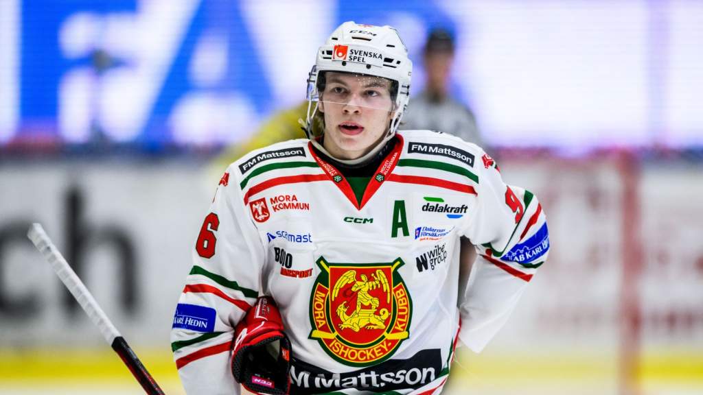 Lukas Wernblom l&auml;mnar Mora