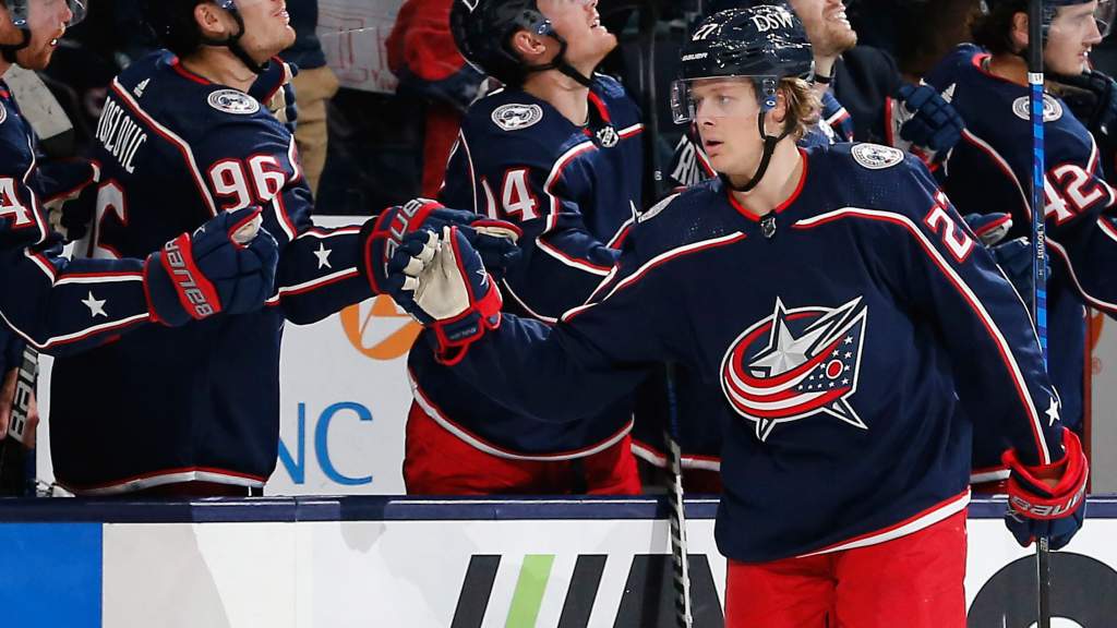 Adam Boqvist skriver tre&aring;rsavtal med Columbus