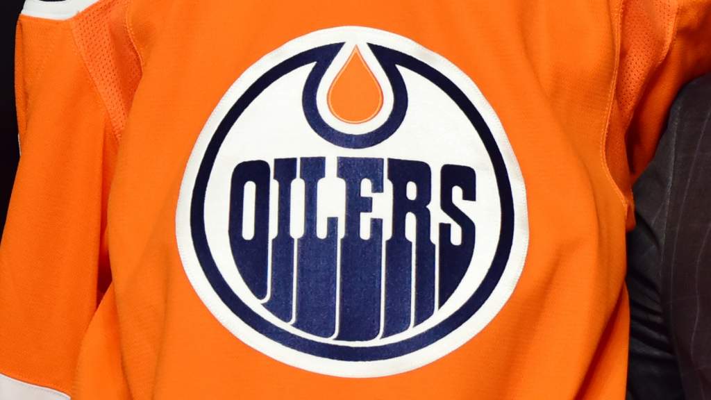 Edmonton Oilers &auml;gare Darryl Katz anklagas f&ouml;r att ha k&ouml;pt sex av under&aring;rig