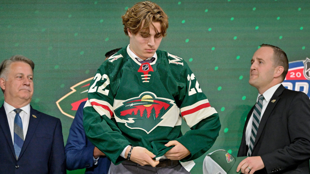 Liam &Ouml;hgren skriver NHL-kontrakt