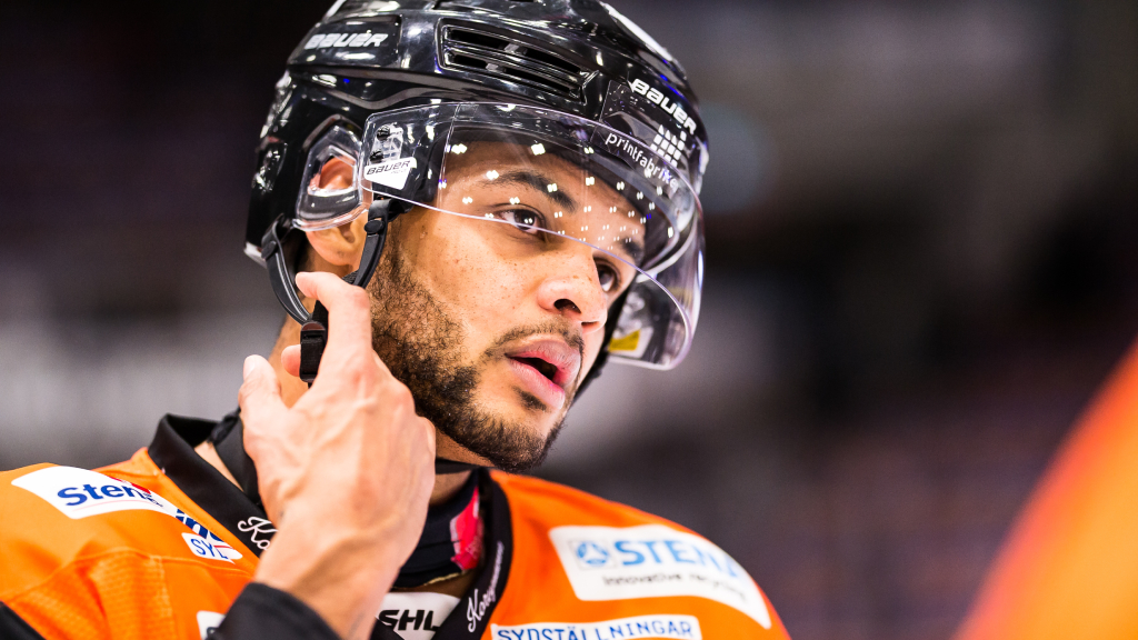 Akim Aliu &auml;r producent f&ouml;r dokument&auml;rfilmen Black Ice