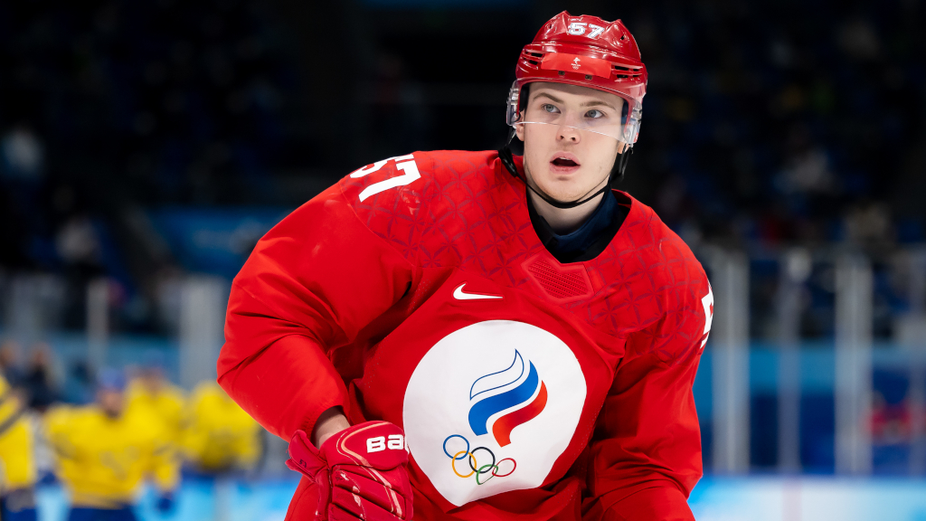 Carolina tvingas v&auml;nta p&aring; Aleksandr Nikisjin &ndash; skriver nytt KHL-kontrakt