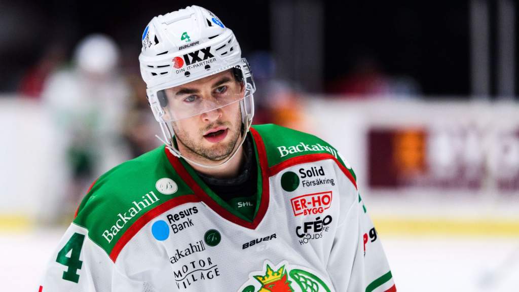 KLART: Kodie Curran v&auml;ljer spel i KHL