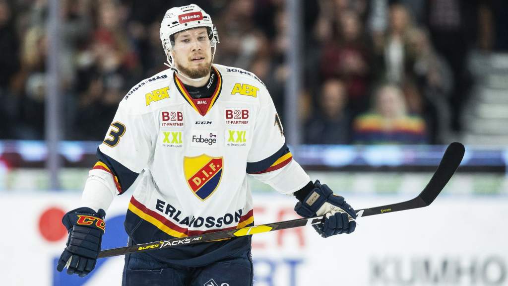 Petteri Wirtanen l&auml;gger av med ishockeyn