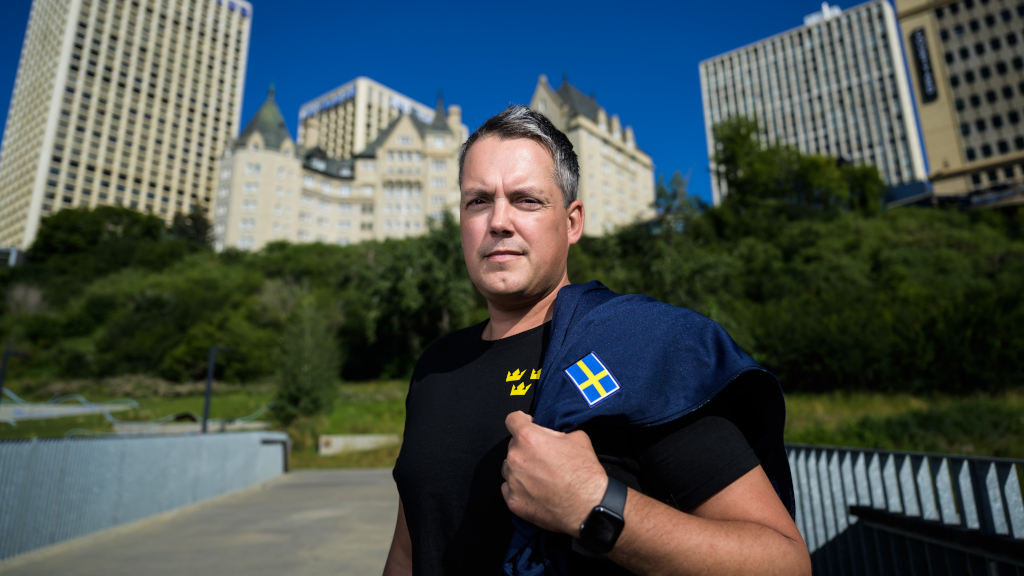 Tomas Mont&eacute;ns plan: "Jag siktar mot SHL"