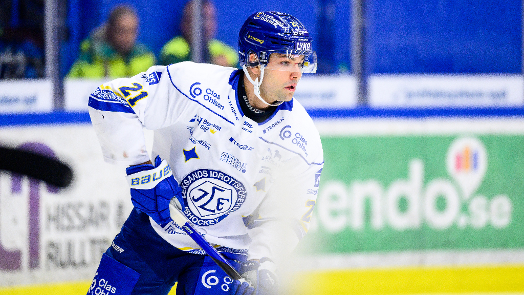 John Quenneville s&aring;gar disciplinn&auml;mnden: "Ett g&auml;ng hycklare"