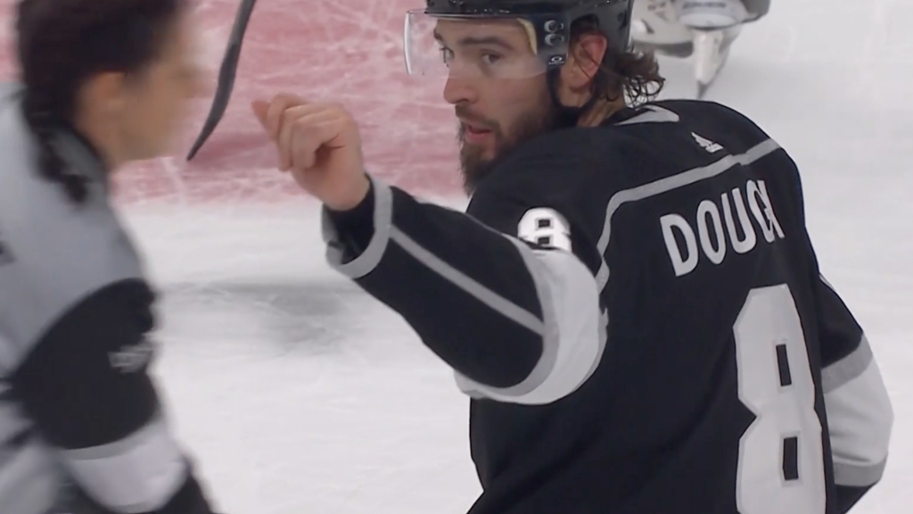 TV: Kirill Kaprizov f&aring;r matchstraff &ndash; h&aring;nas av Drew Doughty