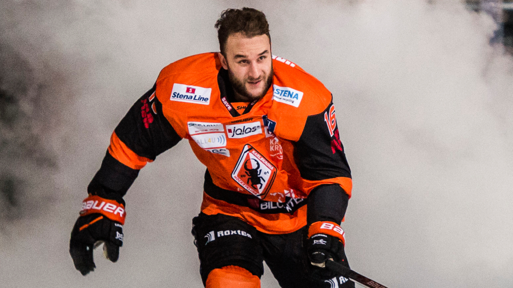 John Henrion l&auml;mnar M&ouml;rrum &ndash; &aring;terv&auml;nder till Karlskrona
