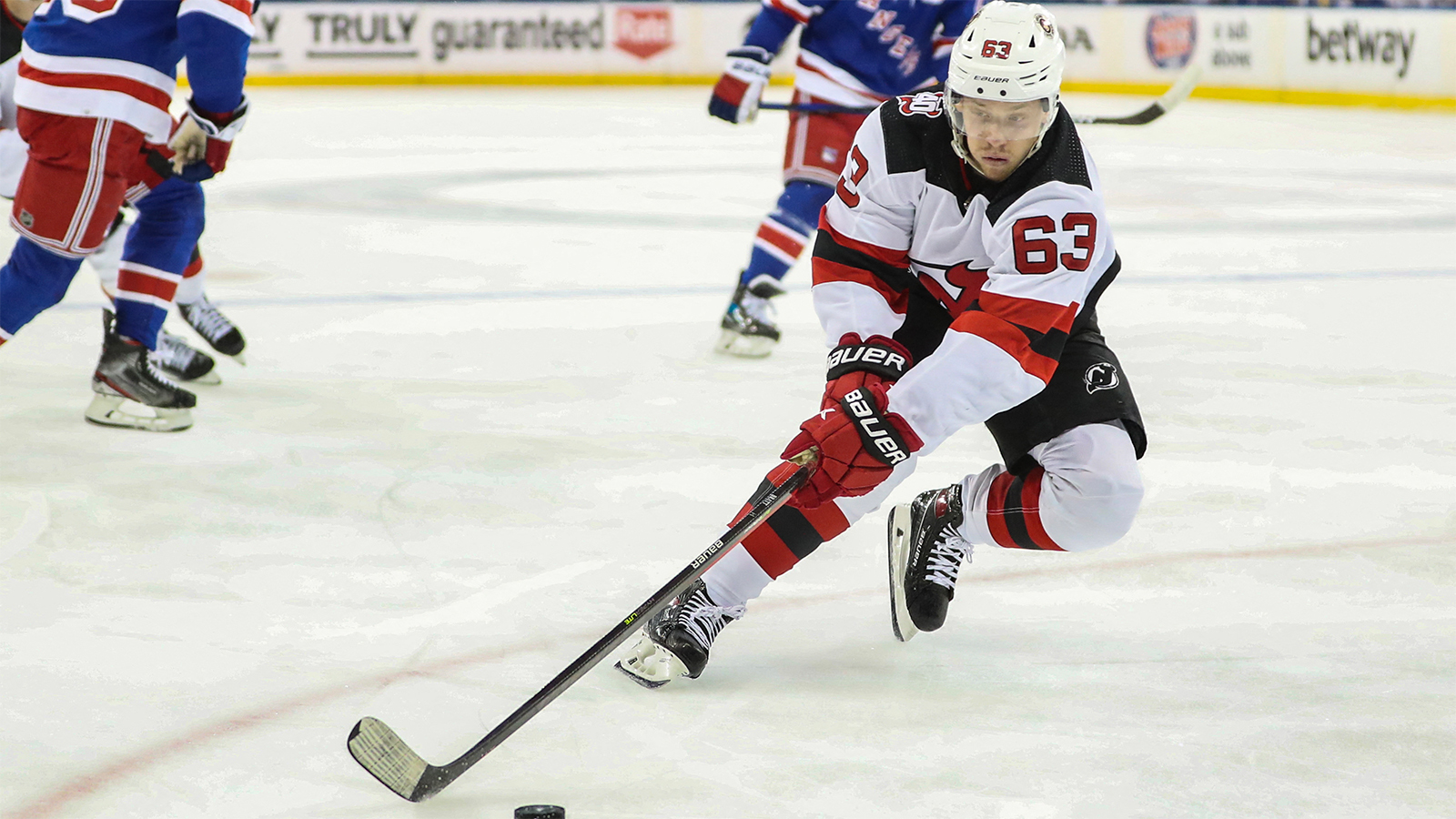 Devils tog första segern - efter Bratts dubbel