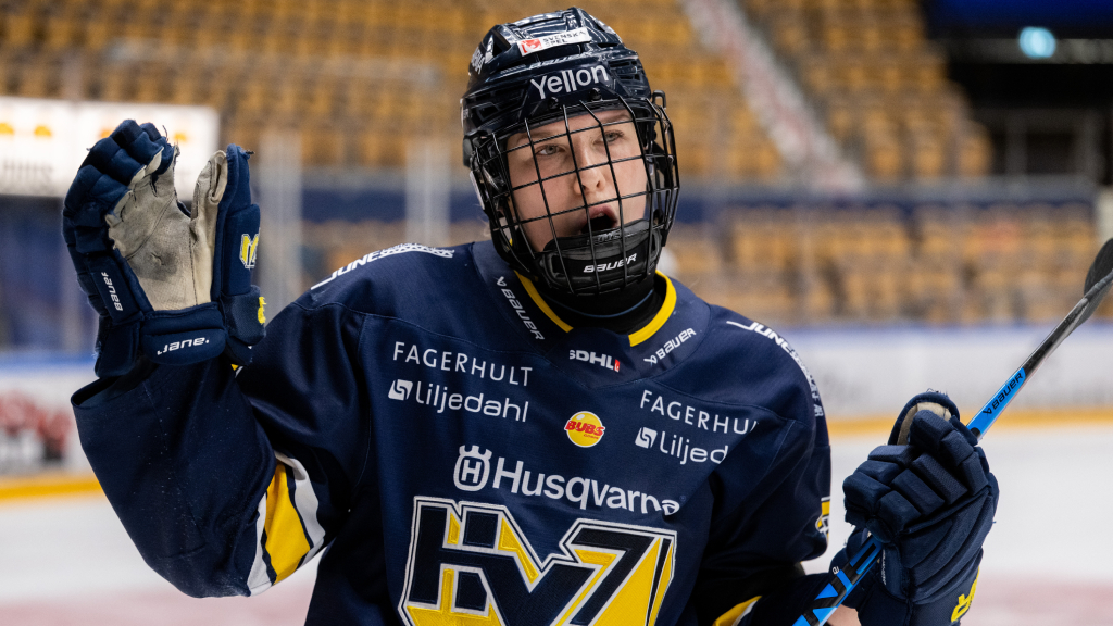 Suvi Käyhkö förlänger med HV71