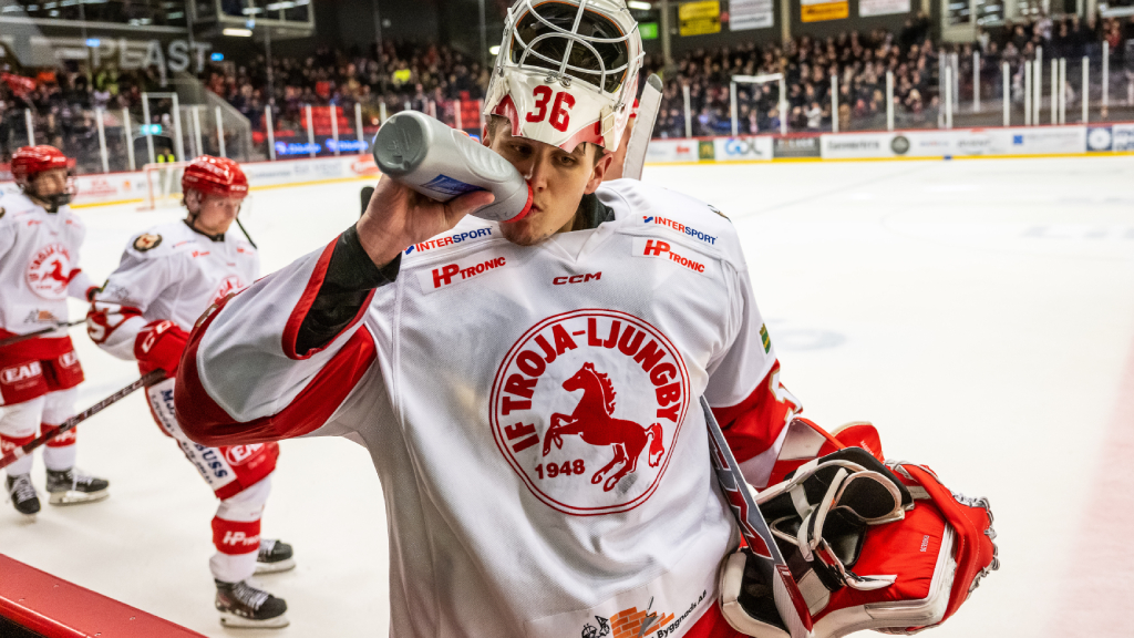 Wictor Ragnewall lämnar Troja/Ljungby: "En av Hockeyettans bästa"
