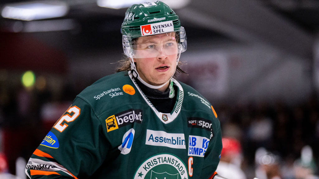 Dennis Svensson förlänger med Kristianstad: "Laget i mitt hjärta"