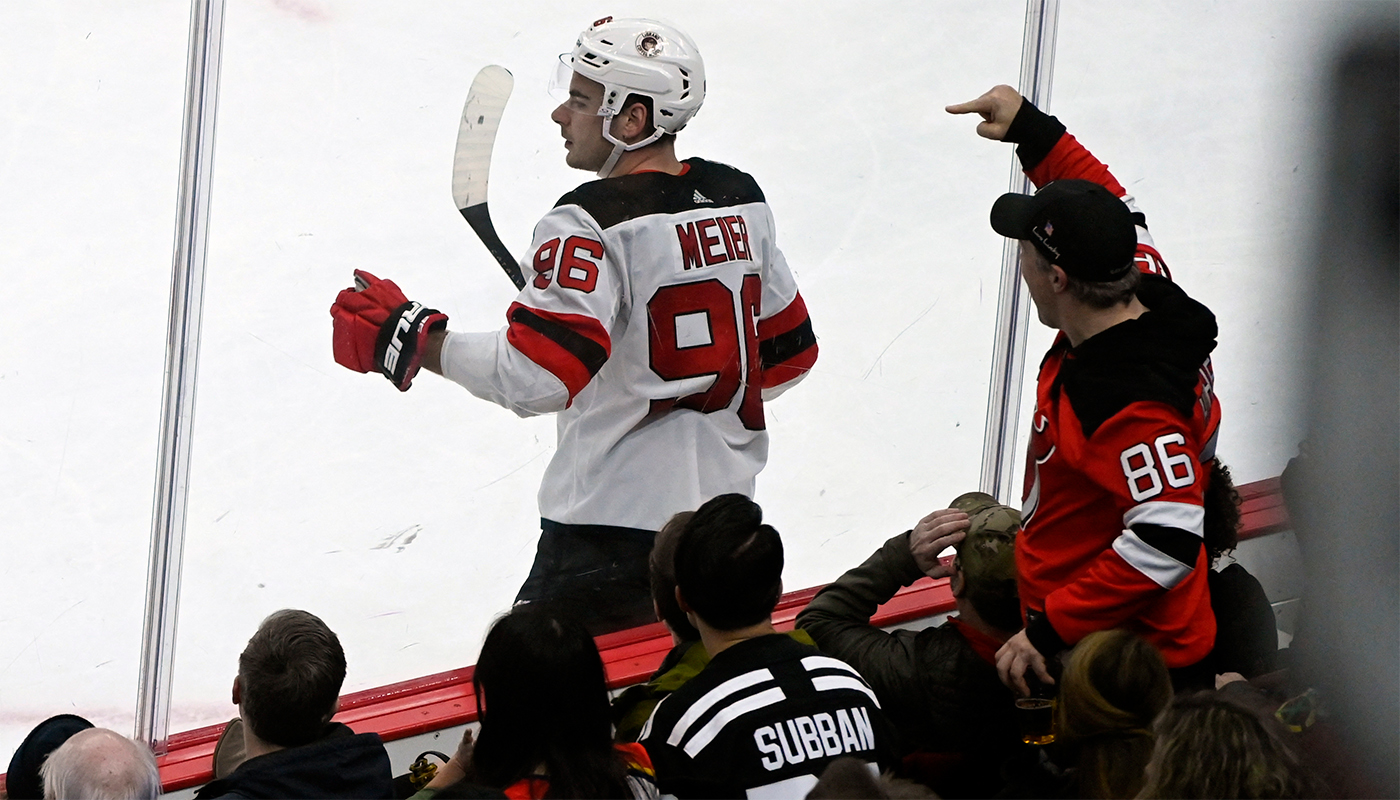 TV: Timo Meier bänkades i devils förlust - Holtz och Bratt klev fram