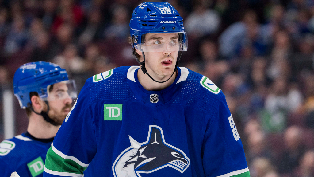 Nils Åman skriver nytt tvåårskontrakt med Vancouver