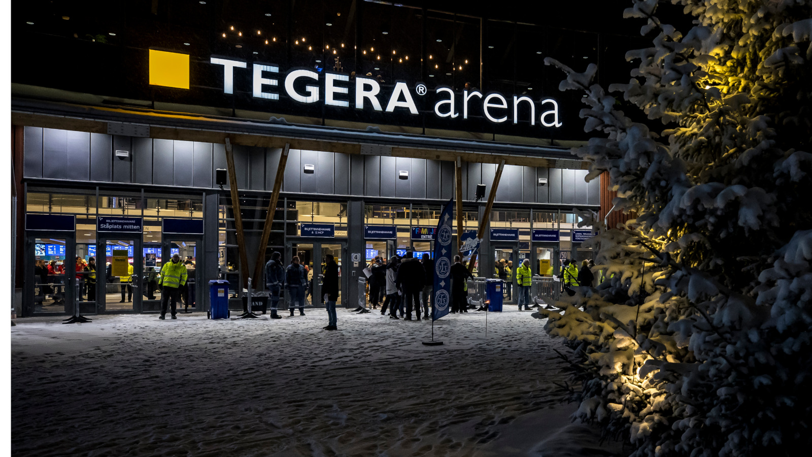 Arenan i Leksand utryms - brandlarmet drog igång