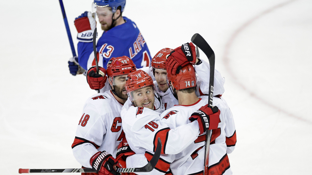 Carolina Hurricanes räddar säsongen: "Kämpar för livet"
