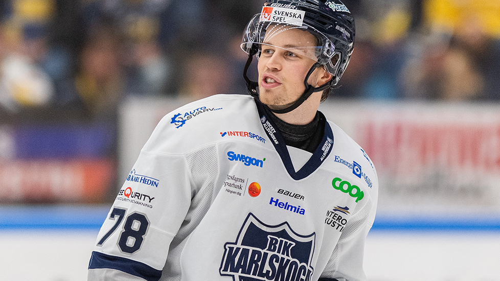 Västerviks spetsvärvning - Emil Öhrwall skriver på