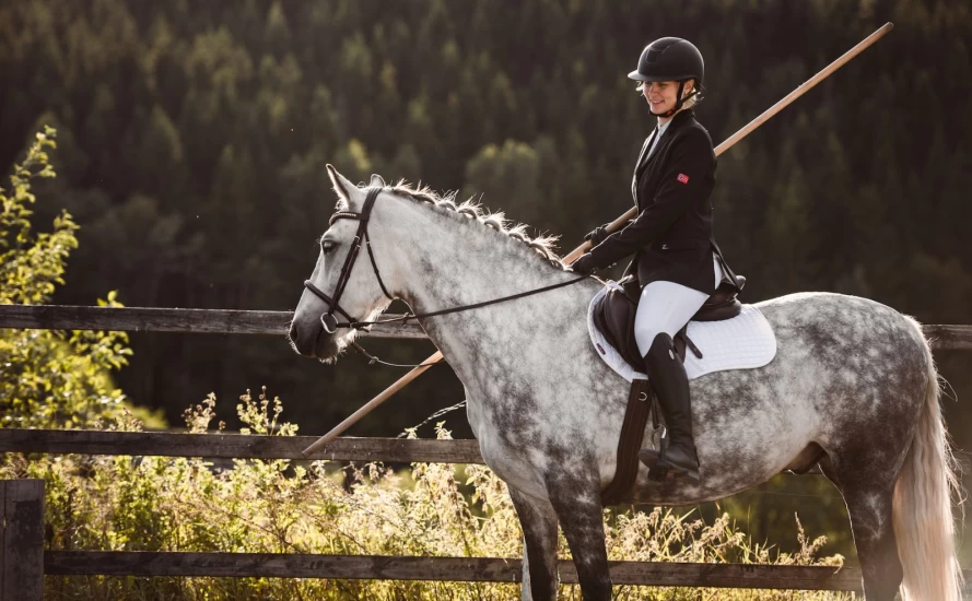 Norgesmesterskap i Working Equitation for første gang: – Vi ser at grenen vokser i omfang og sprer seg i hele landet