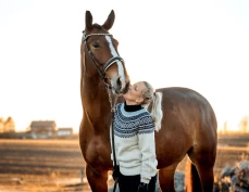 Desto mer Hanne (41) lærte, desto mer engasjert ble hun: – Treningen skal være noe hesten gleder seg til