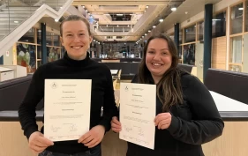 Norge har fått en tredje hesteodontolog: – Vi trenger mange flere med denne kompetansen i Norge