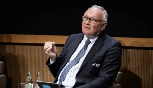 FEIs sjefsveterinær om ny handlingsplan for hestevelferd, antidoping og smitteforebyggende arbeid