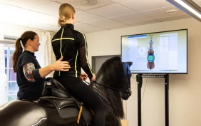 Slik kan du forbedre sitsen din: – Vi vil finne den loddrette linjen