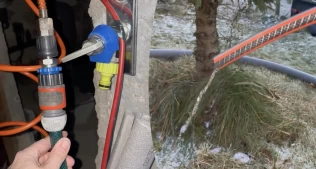 Marias knep tømmer vannslangen på et blunk: – Fungerer helt utmerket