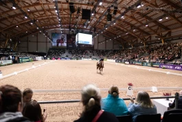 Årets hestefest i ny arena: – Helt smekkfullt her i dag