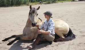 Tara brenner for å inspirere til tillitsbasert hestetrening