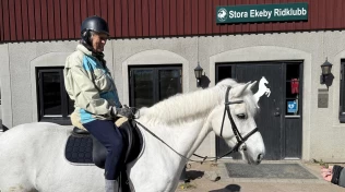 Katarina (90) rir på tur hver uke: – Det holder meg i form