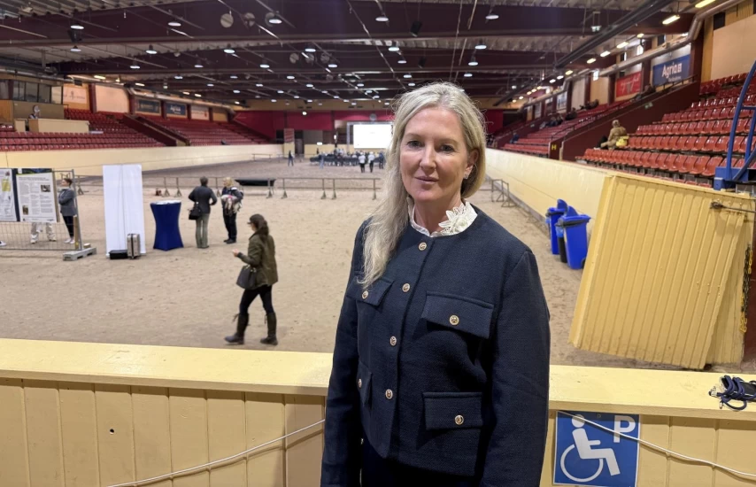 På tide å snakke om kvinnehelse i ryttersporten, mener forsker